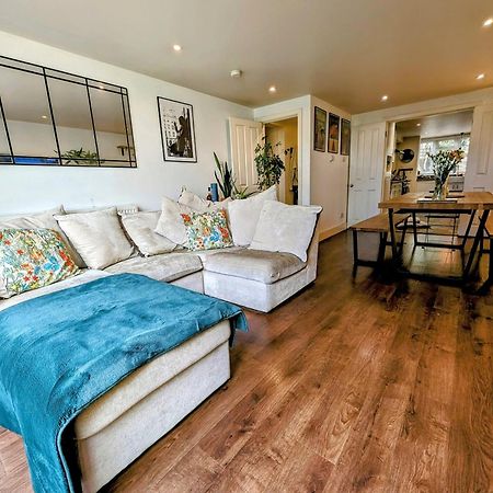 Modern Well Presented Apartment With Garden ロンドン エクステリア 写真
