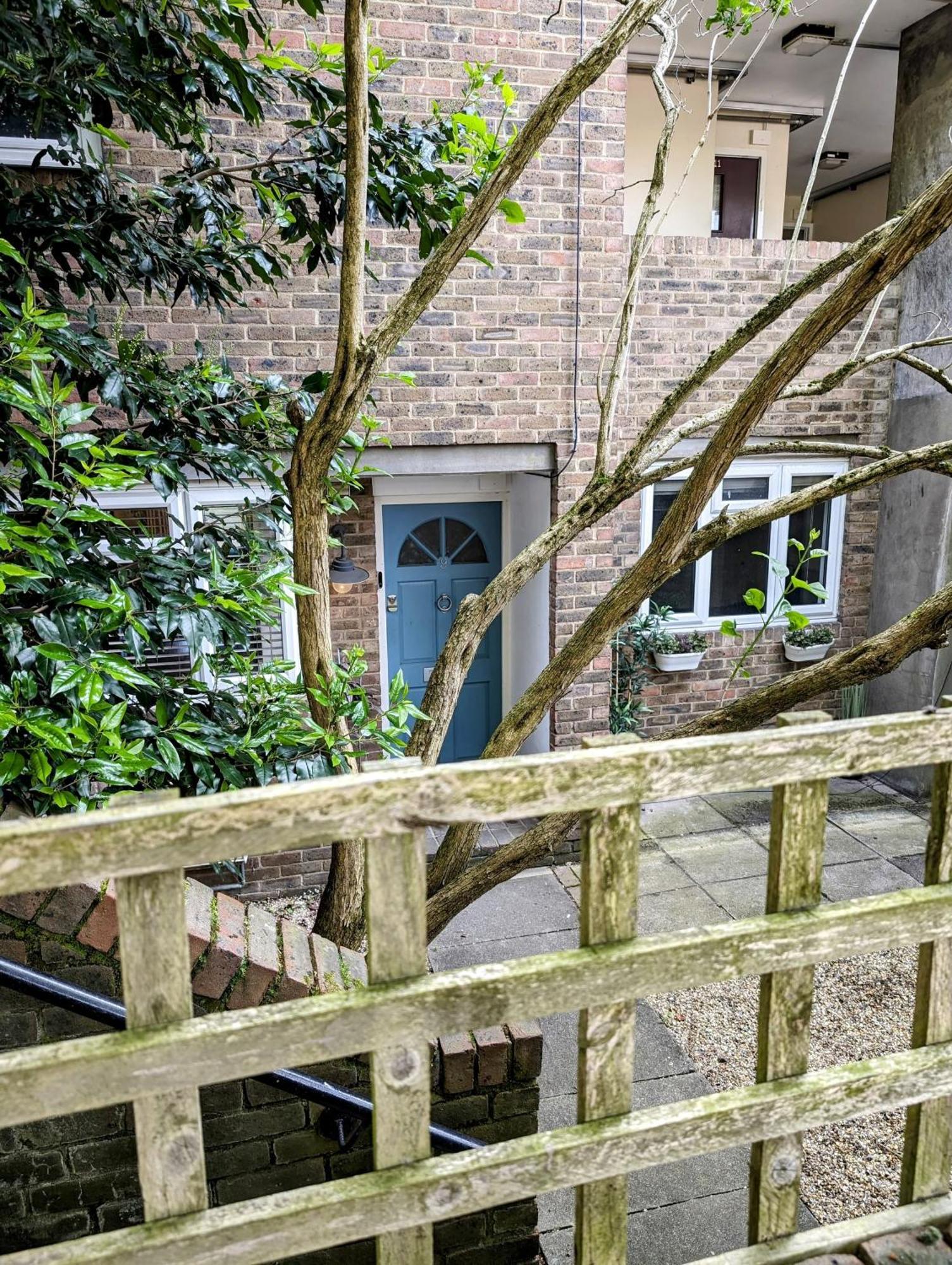 Modern Well Presented Apartment With Garden ロンドン エクステリア 写真
